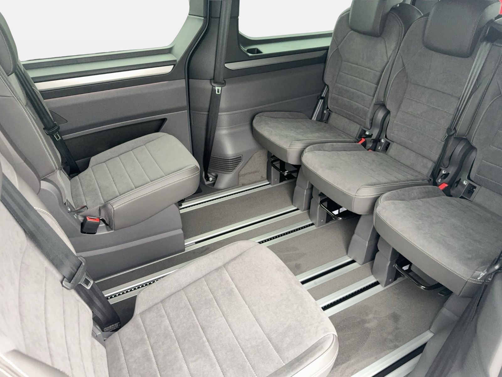 Fahrzeugabbildung Volkswagen Multivan Life Edition Motor: 2.0 l TDI SCR 110 k - mit KI generiert/bearbeitet