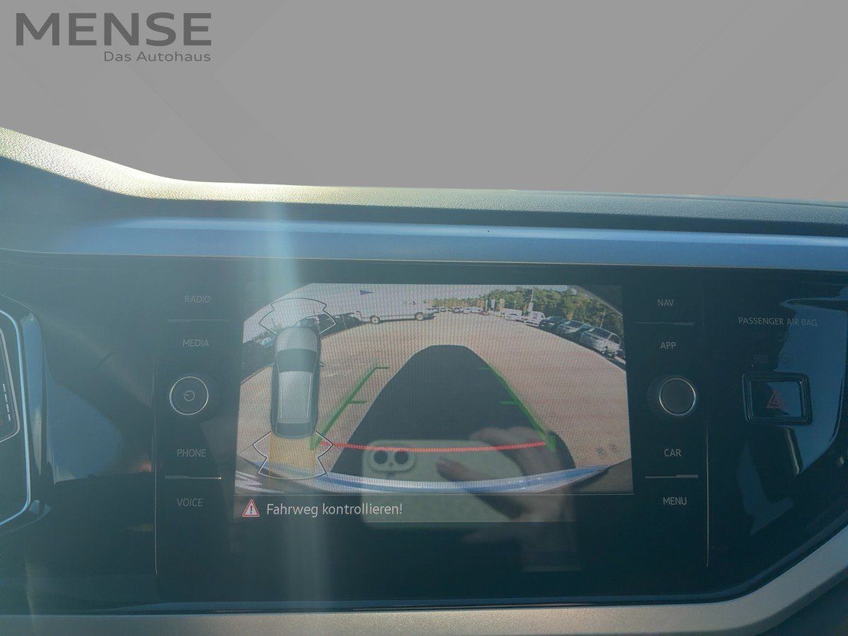 Fahrzeugabbildung Volkswagen Taigo Life 1.0 l TSI 5-Gang CarPlay ACC LED PDC - mit KI generiert/bearbeitet