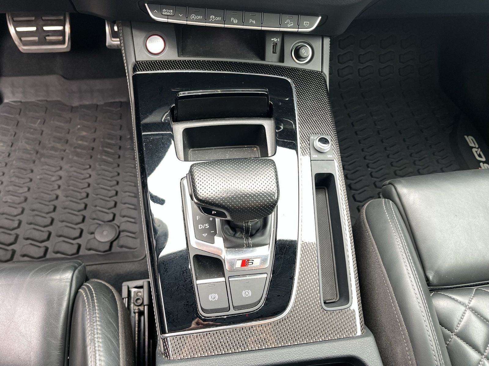 Fahrzeugabbildung Audi SQ5 Sportback 3.0 TDI Quattro Tiptronic Matrix - mit KI generiert/bearbeitet