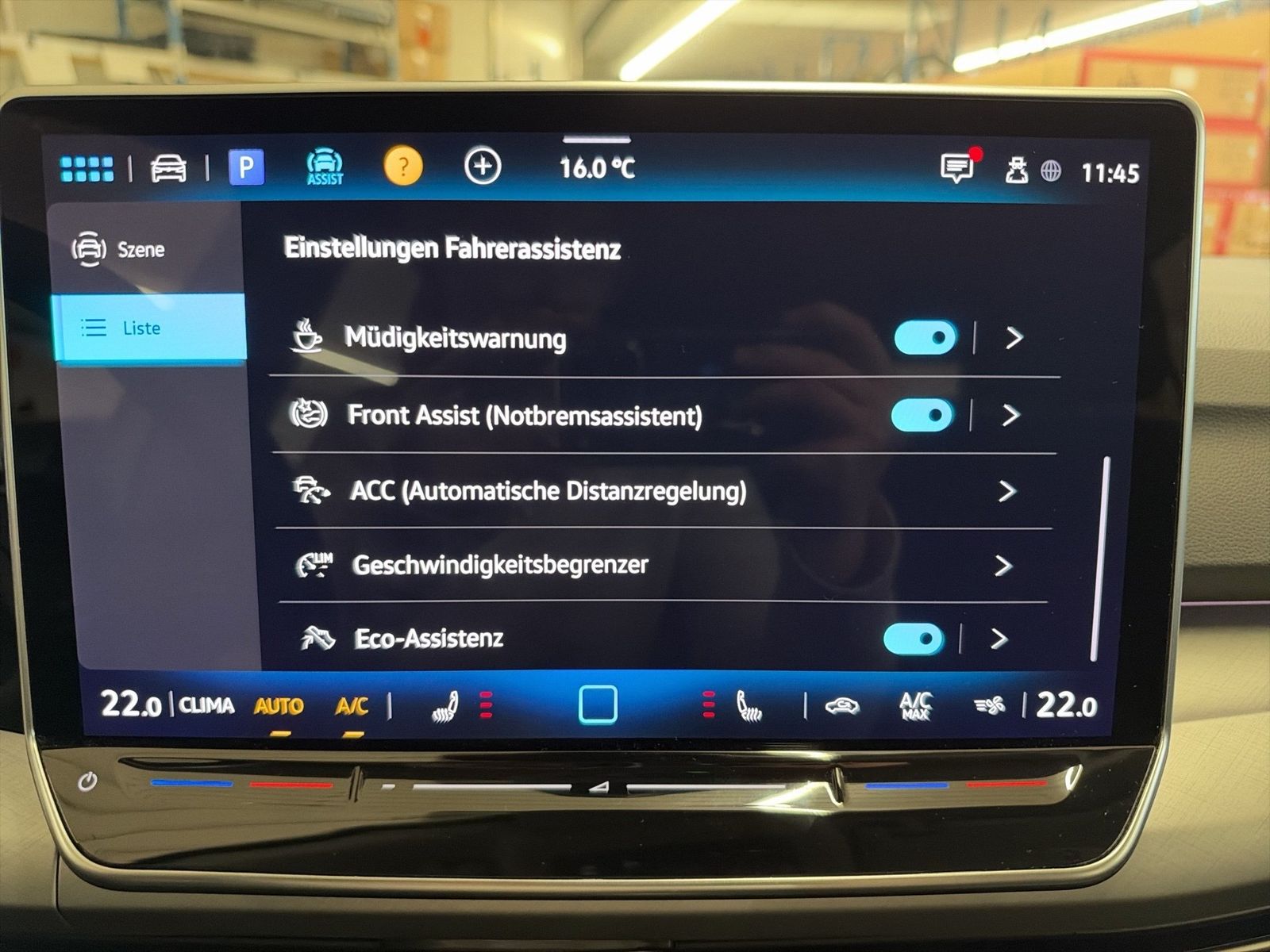 Fahrzeug autohaus mense Fahrzeugabbildung Volkswagen Golf VIII 1.5 TSI Life IQ.Light Matrix CarPlay - mit KI generiert/bearbeitet