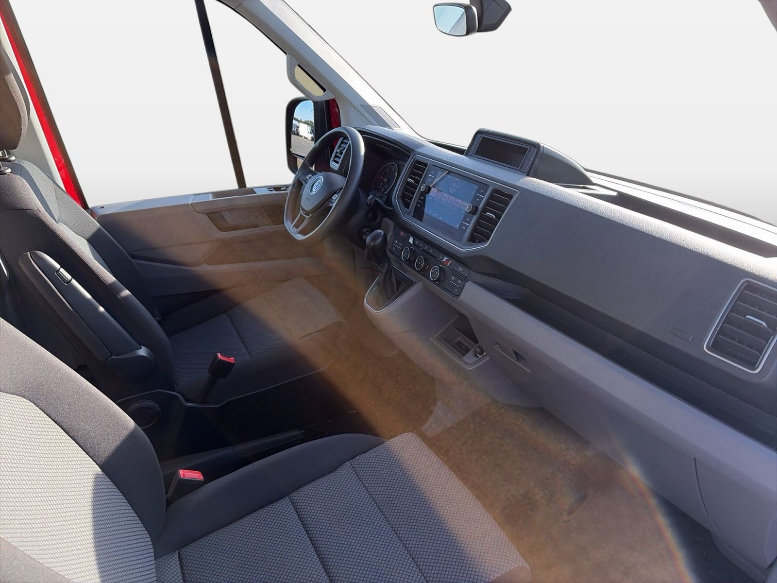 Fahrzeugabbildung Volkswagen Crafter Kasten 35 2.0 TDI 103kW CarPlay AHK ACC - mit KI generiert/bearbeitet