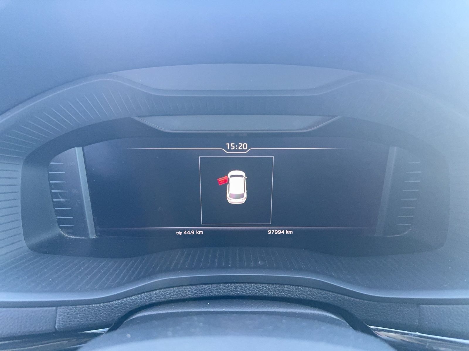 Fahrzeugabbildung SKODA Karoq Style 1.5l TSI 110kW 7-Gang-DSG 4xSHZG LED - mit KI generiert/bearbeitet