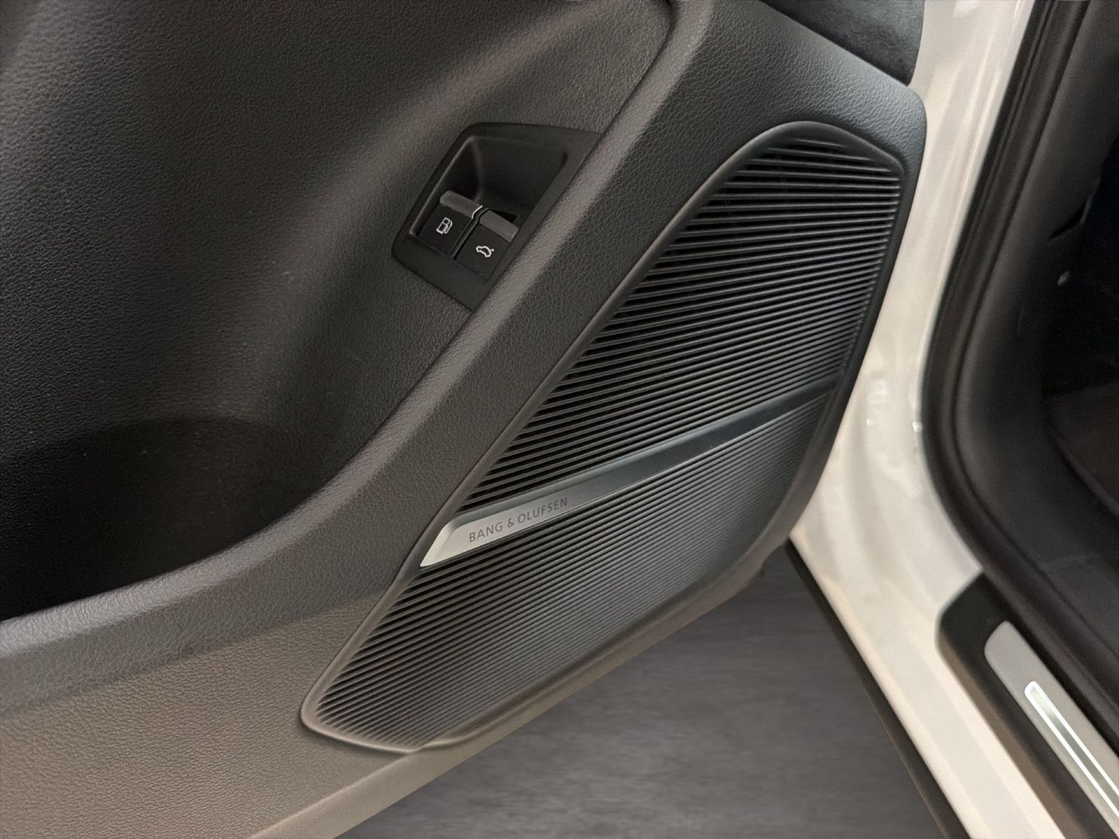 Fahrzeug autohaus mense Fahrzeugabbildung Audi Q7 60 TFSI e quattro tiptronic S line Matrix B&O - mit KI generiert/bearbeitet