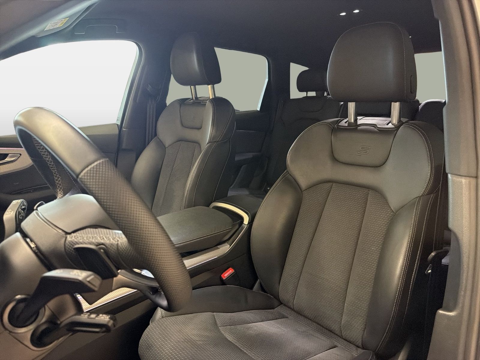 Fahrzeug autohaus mense Fahrzeugabbildung Audi Q7 60 TFSI e quattro tiptronic S line Matrix B&O - mit KI generiert/bearbeitet