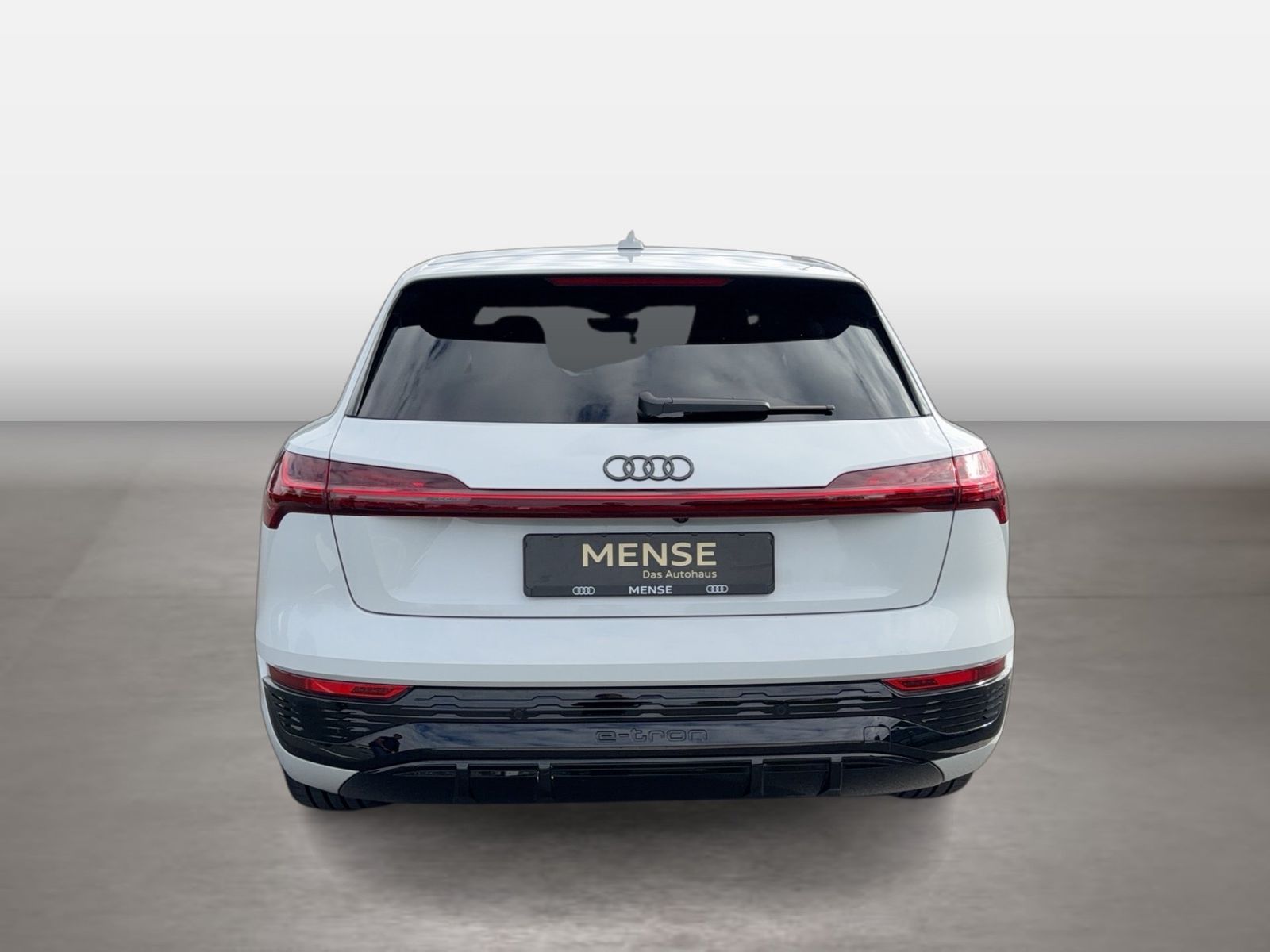 Fahrzeug autohaus mense Fahrzeugabbildung Audi Q8 e-tron 55 quattro S line Matrix HUD Luft Pano - mit KI generiert/bearbeitet