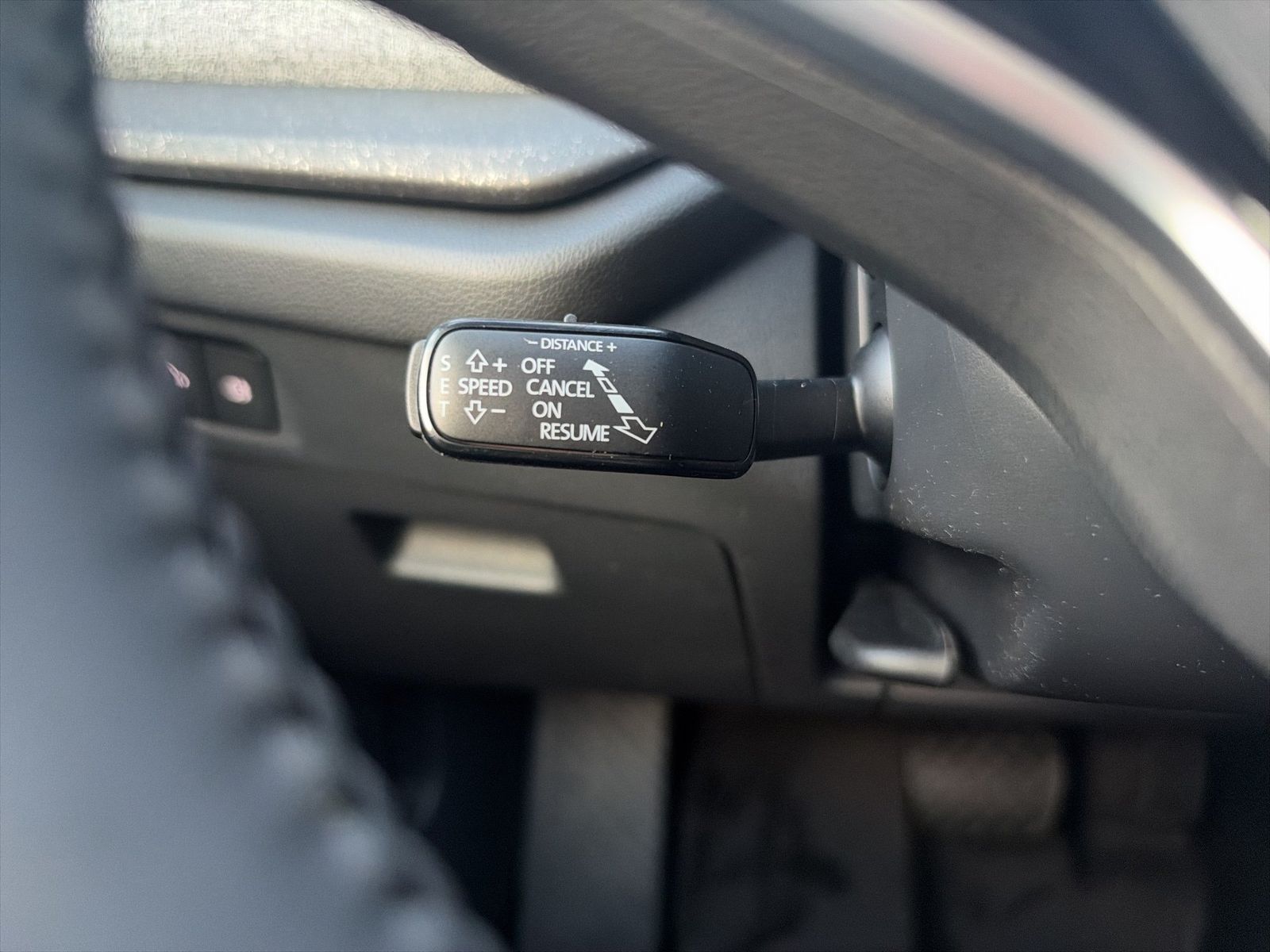 Fahrzeugabbildung SKODA Octavia Combi Balance 2.0l TDI 110kW 7-Gang-DSG - mit KI generiert/bearbeitet