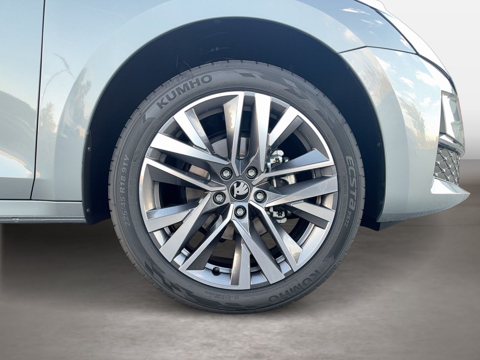 Fahrzeugabbildung SKODA Octavia Combi Balance 2.0l TDI 110kW 7-Gang-DSG - mit KI generiert/bearbeitet