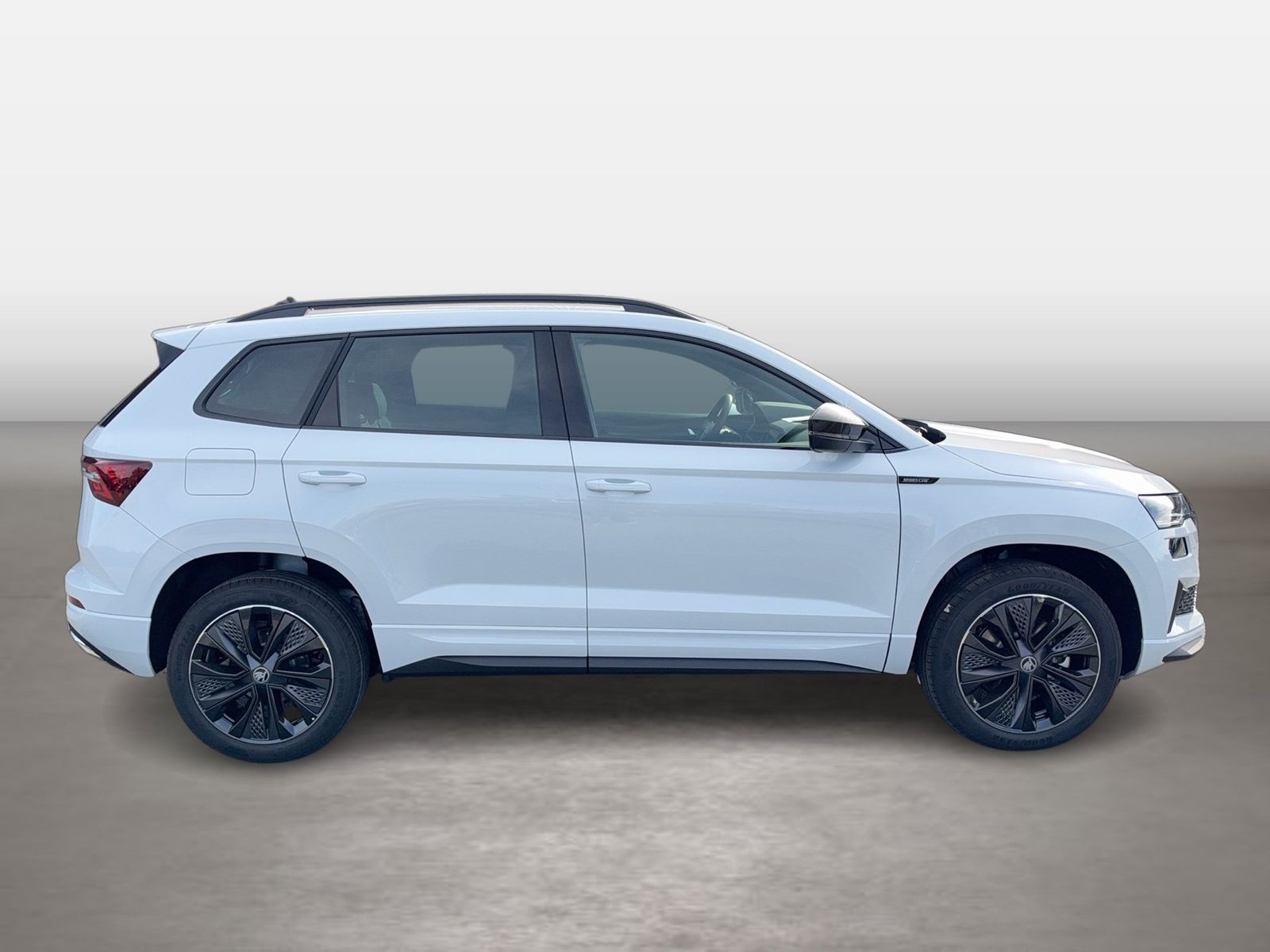 Fahrzeug autohaus mense Fahrzeugabbildung SKODA Karoq Sportline 1.5l TSI 110kW Matrix AHK ACC - mit KI generiert/bearbeitet