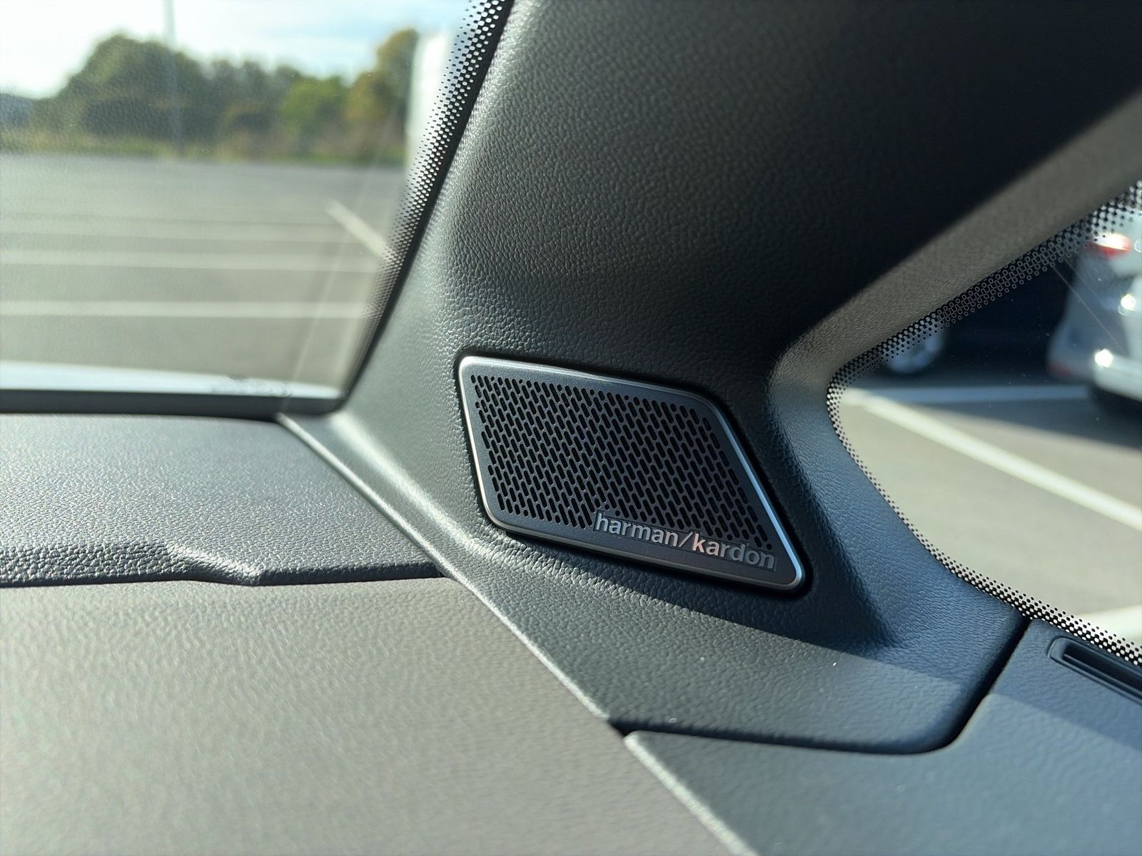Fahrzeug autohaus mense Fahrzeugabbildung Volkswagen Multivan Life Generation 2.0 l TDI 110 kW DSG LM - mit KI generiert/bearbeitet