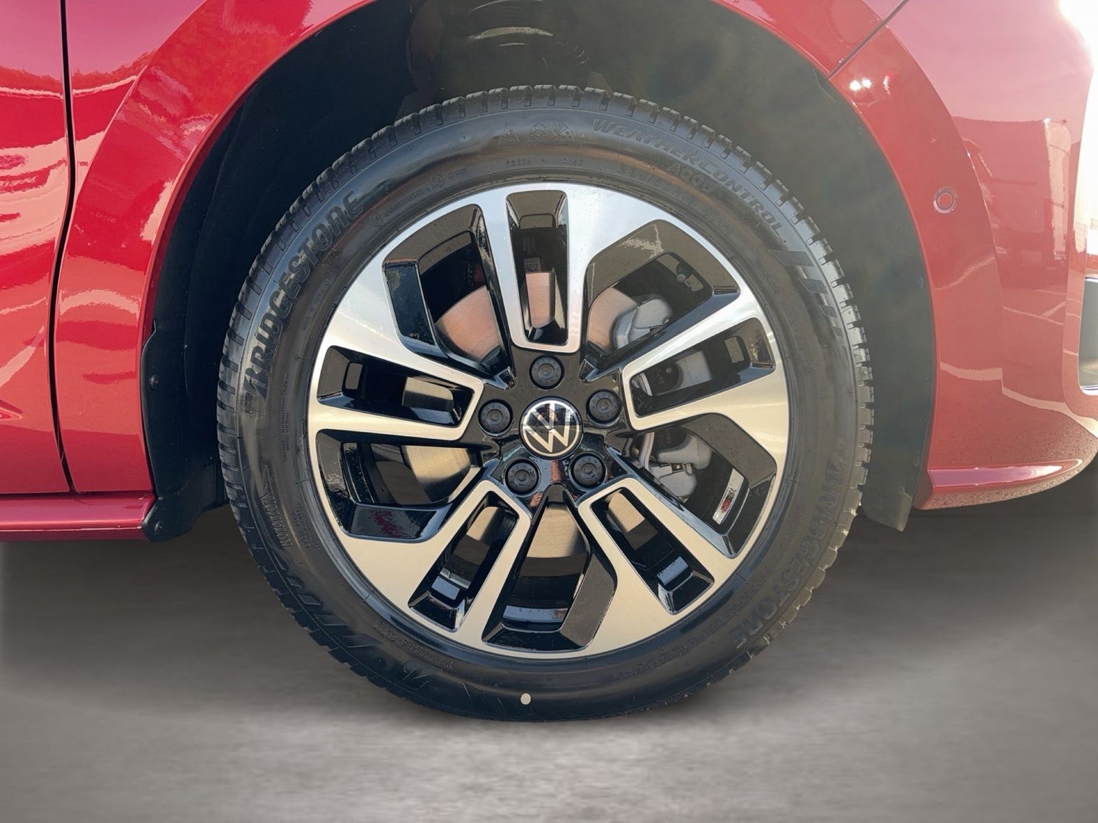 Fahrzeug autohaus mense Fahrzeugabbildung Volkswagen Multivan Life Generation 2.0 l TDI 110 kW DSG LM - mit KI generiert/bearbeitet
