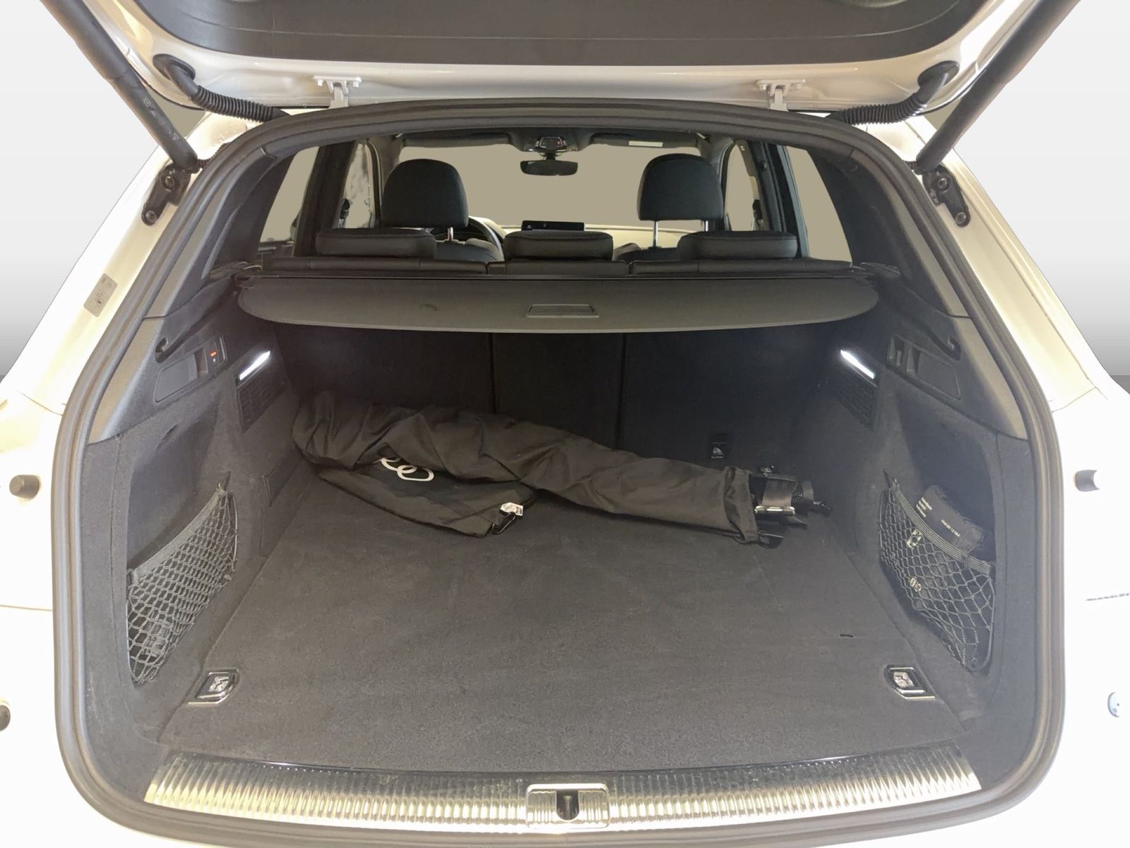 Fahrzeug autohaus mense Fahrzeugabbildung Audi Q5 55 TFSI e quattro S tronic S line Matrix B&O - mit KI generiert/bearbeitet
