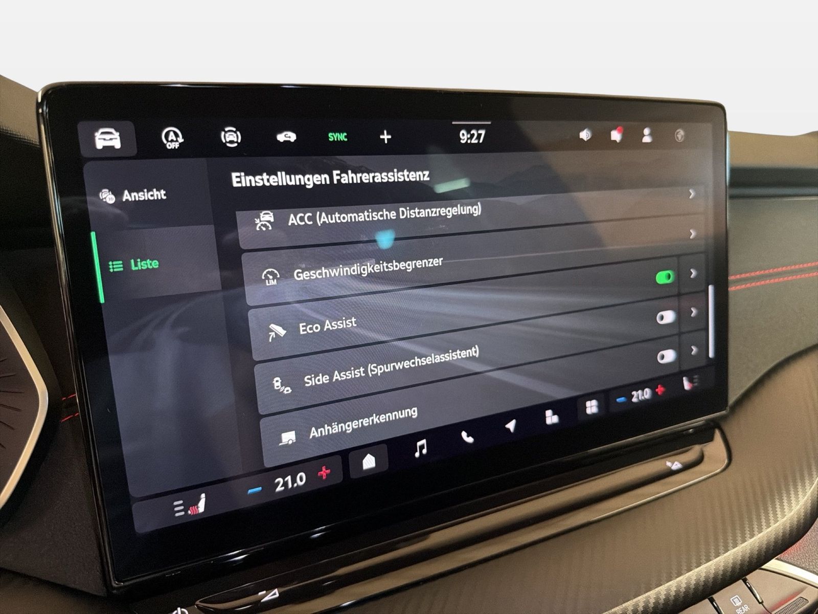 Fahrzeug autohaus mense Fahrzeugabbildung SKODA Octavia Combi RS 2.0l TSI 195kW 7-Gang-DSG AHK - mit KI generiert/bearbeitet
