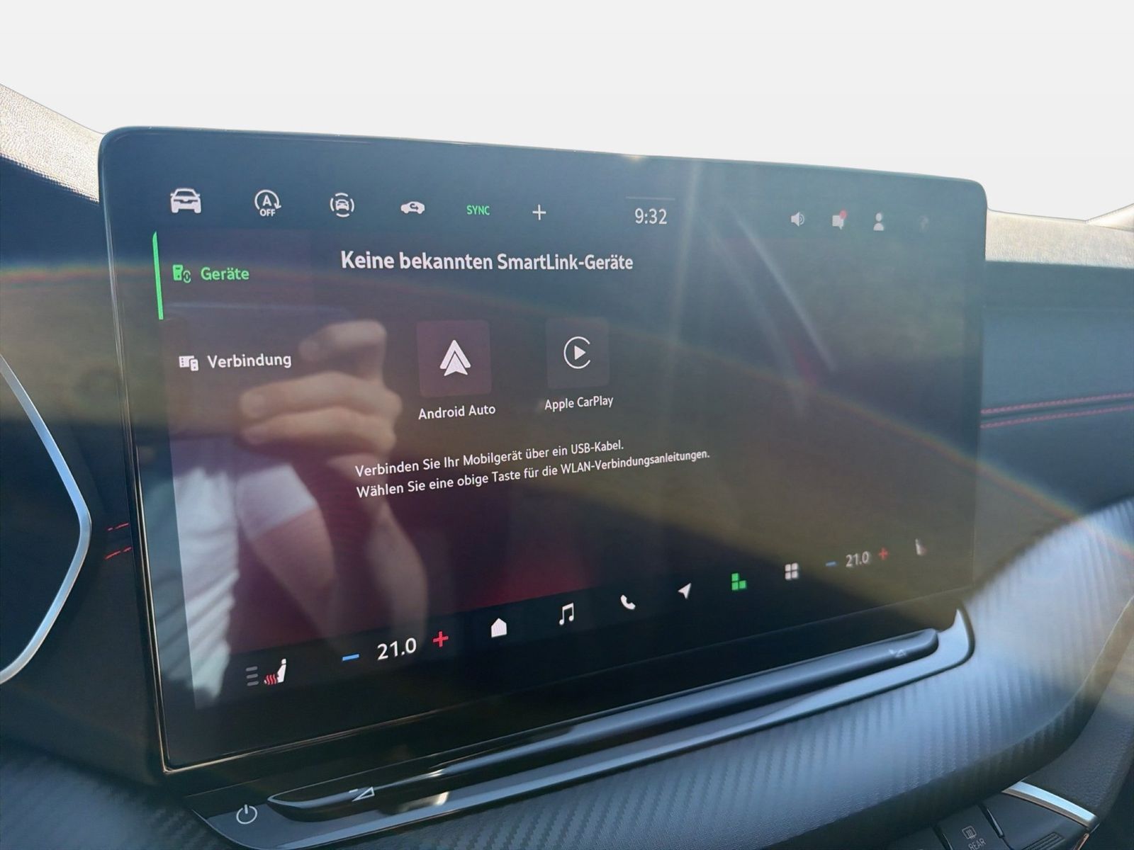 Fahrzeug autohaus mense Fahrzeugabbildung SKODA Octavia Combi RS 2.0l TSI 195kW 7-Gang-DSG AHK - mit KI generiert/bearbeitet