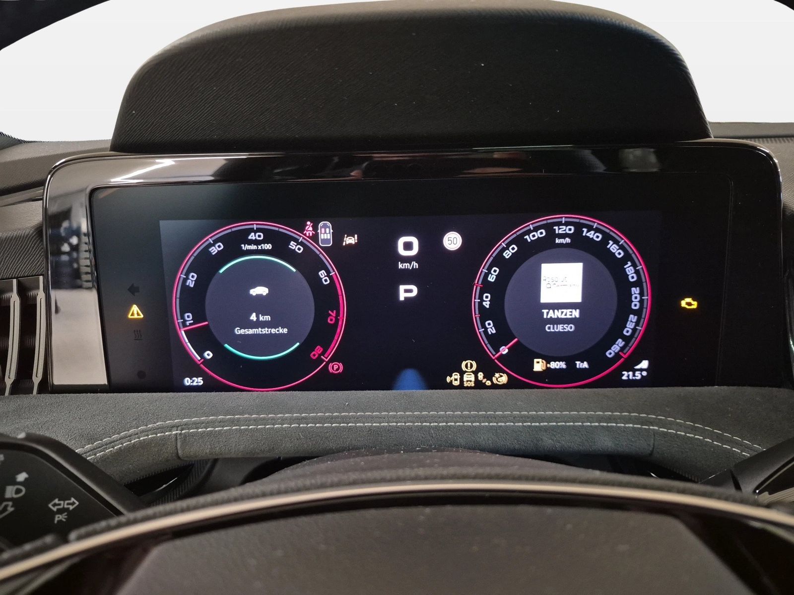 Fahrzeug autohaus mense Fahrzeugabbildung SKODA Superb Combi Sportline 2.0l TSI 150kW 7-Gang-DSG - mit KI generiert/bearbeitet