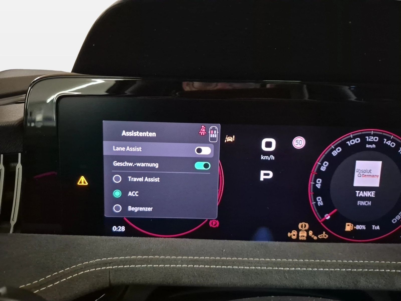 Fahrzeug autohaus mense Fahrzeugabbildung SKODA Superb Combi Sportline 2.0l TSI 150kW 7-Gang-DSG - mit KI generiert/bearbeitet