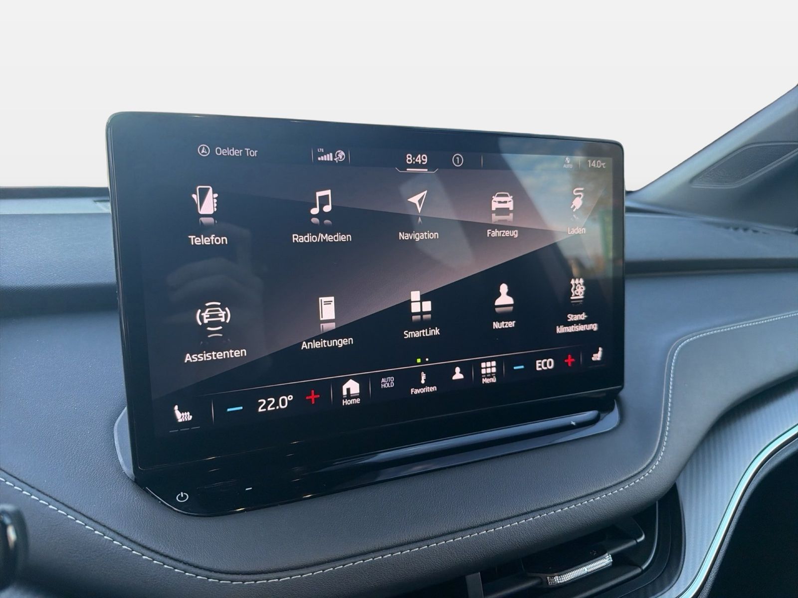 Fahrzeug autohaus mense Fahrzeugabbildung SKODA Enyaq 80X Sportline 82kWh Batterie 195kW Elektro - mit KI generiert/bearbeitet