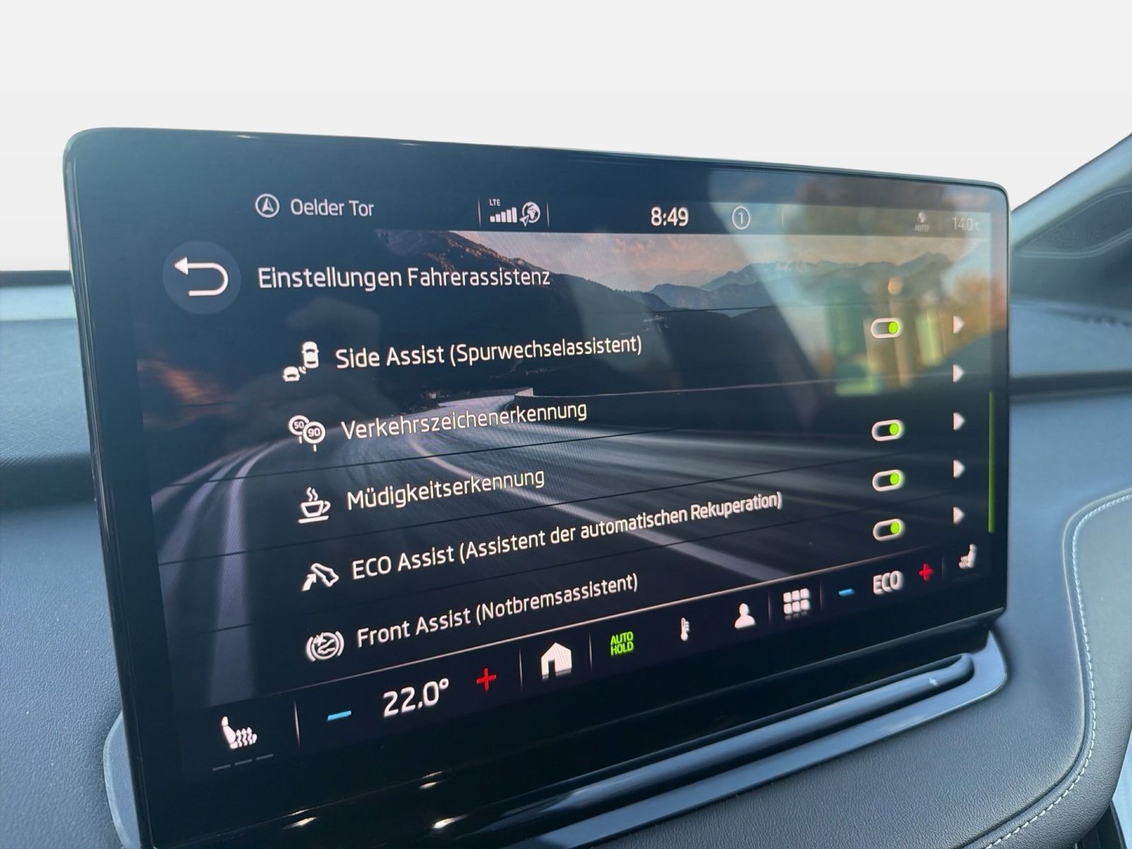 Fahrzeug autohaus mense Fahrzeugabbildung SKODA Enyaq 80X Sportline 82kWh Batterie 195kW Elektro - mit KI generiert/bearbeitet