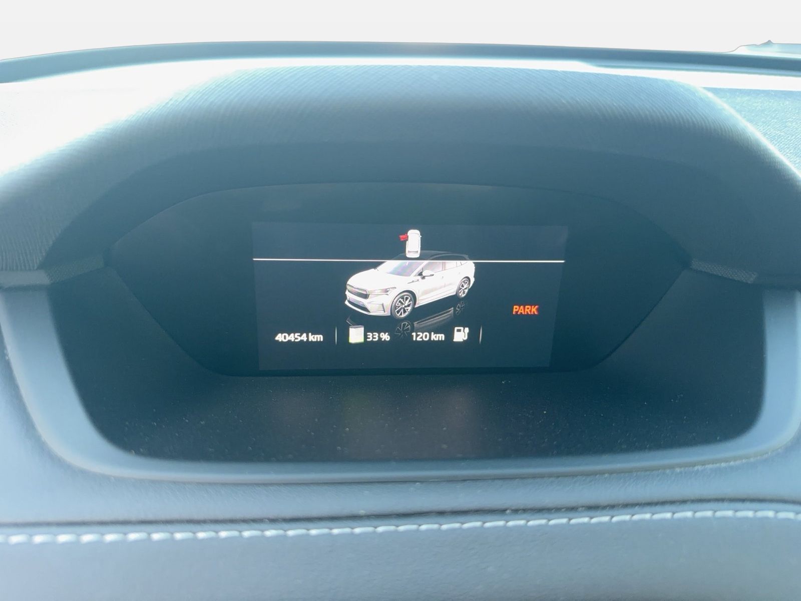 Fahrzeug autohaus mense Fahrzeugabbildung SKODA Enyaq 80X Sportline 82kWh Batterie 195kW Elektro - mit KI generiert/bearbeitet