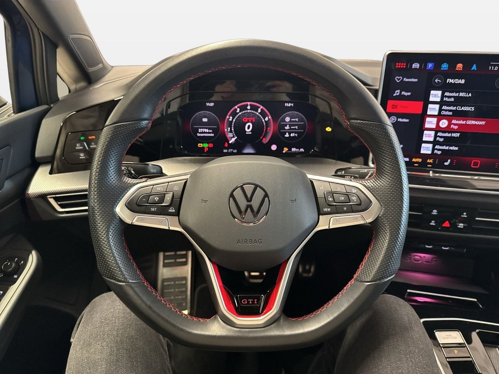 Fahrzeug autohaus mense Fahrzeugabbildung Volkswagen Golf VIII GTI 2.0 TSI DSG IQ.Light Matrix ACC LM - mit KI generiert/bearbeitet