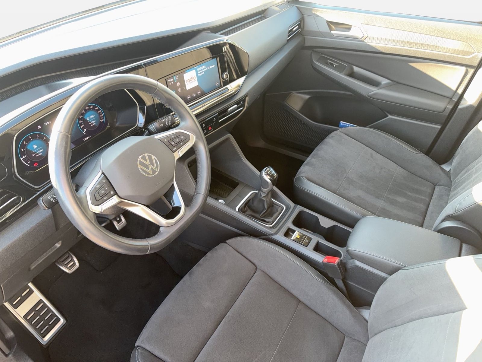 Fahrzeugabbildung Volkswagen Caddy Style 1.5 TSI 84kW CarPlay AHK LED Kamera - mit KI generiert/bearbeitet