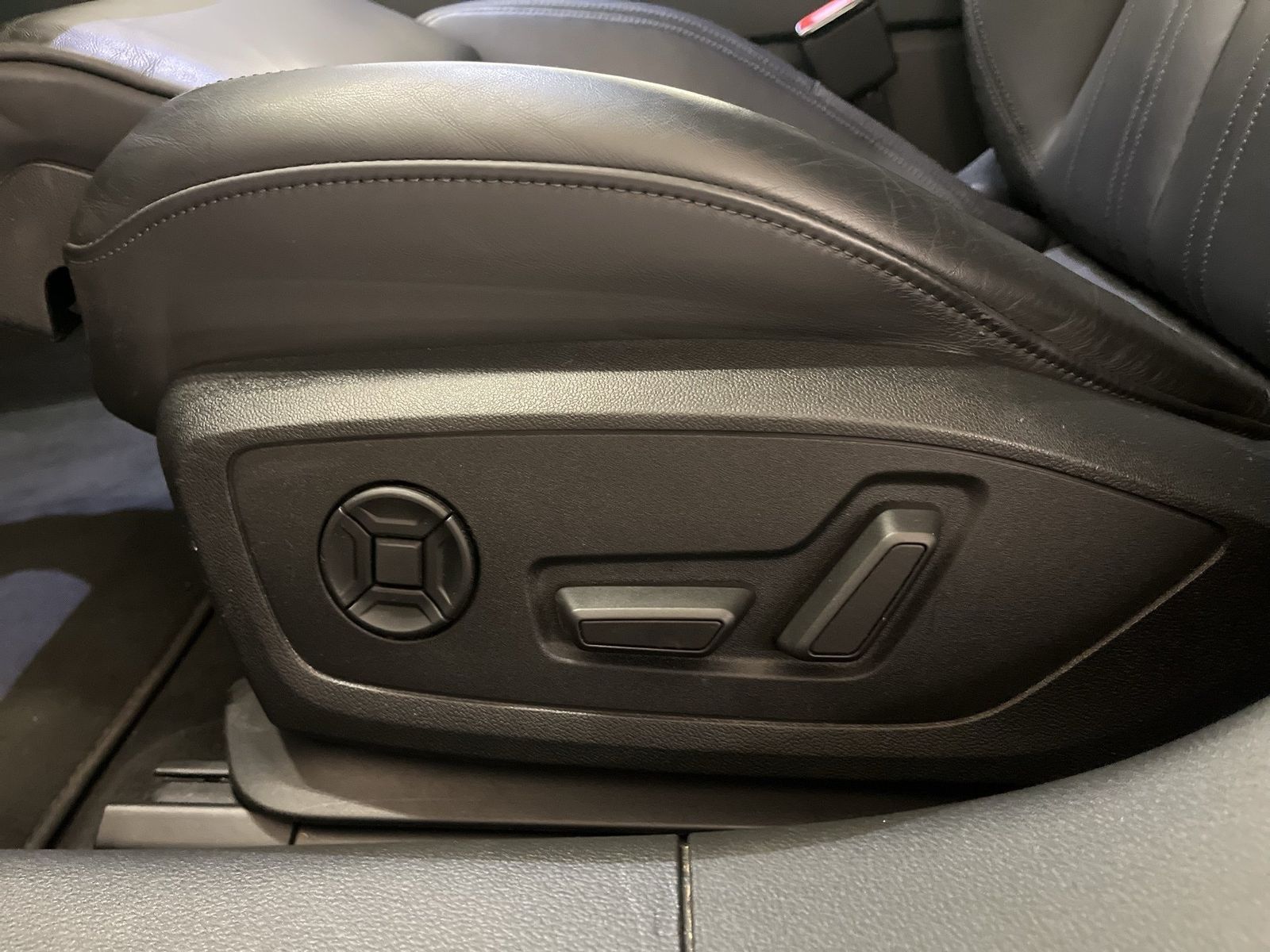 Fahrzeug autohaus mense Fahrzeugabbildung Audi A7 Sportback 45 TFSI quattro S tronic ACC LED LM - mit KI generiert/bearbeitet