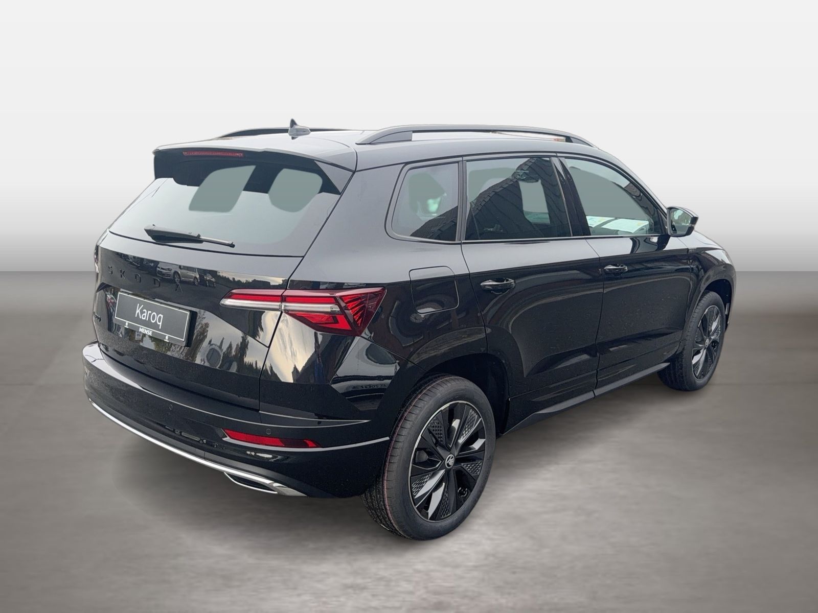 Fahrzeug autohaus mense Fahrzeugabbildung SKODA Karoq Sportline 1.5l TSI 110kW 7-Gang-DSG Matrix - mit KI generiert/bearbeitet