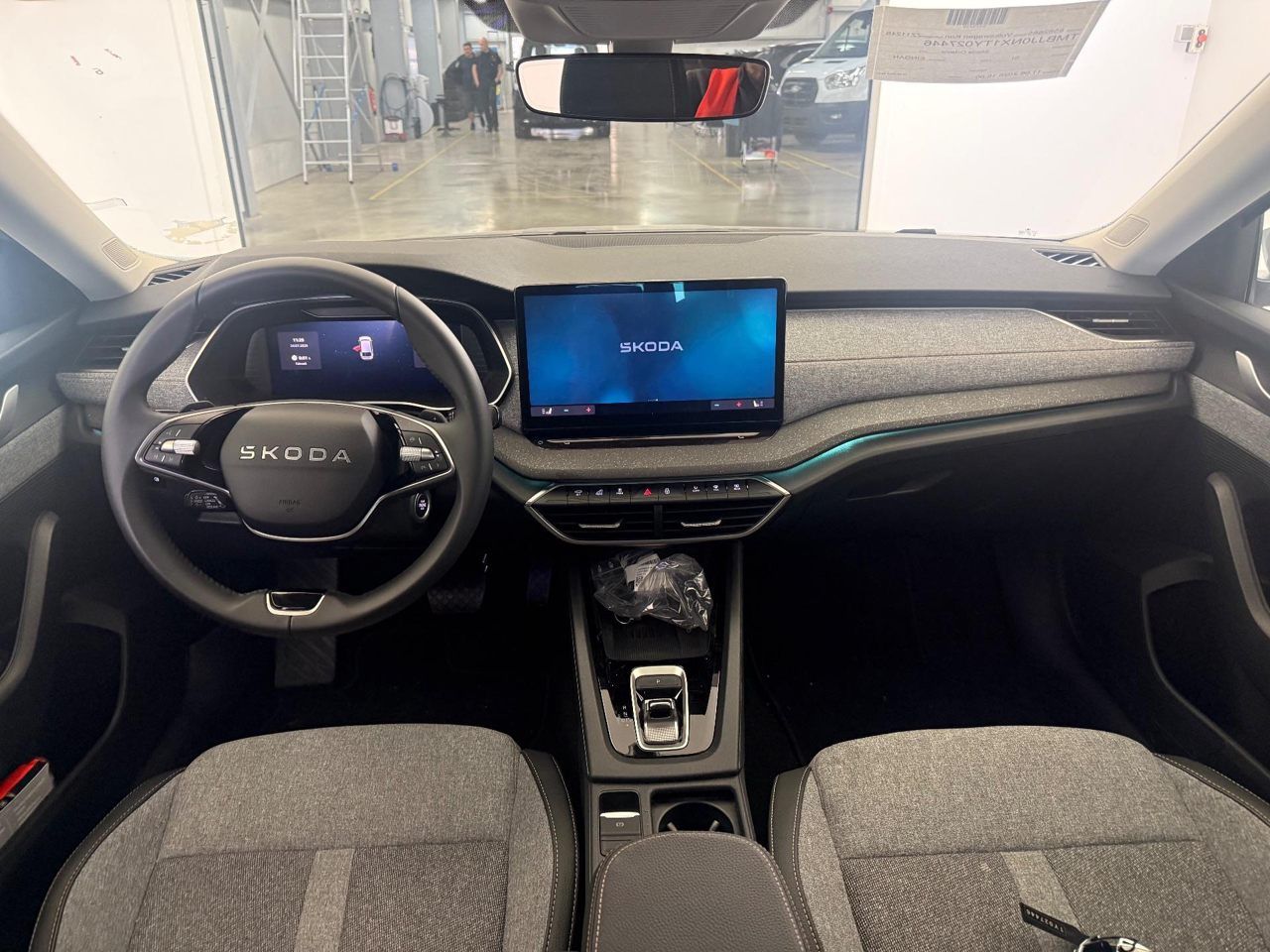 Fahrzeug autohaus mense Fahrzeugabbildung SKODA Octavia Combi Selection 2.0l TDI AHK ACC LED - mit KI generiert/bearbeitet