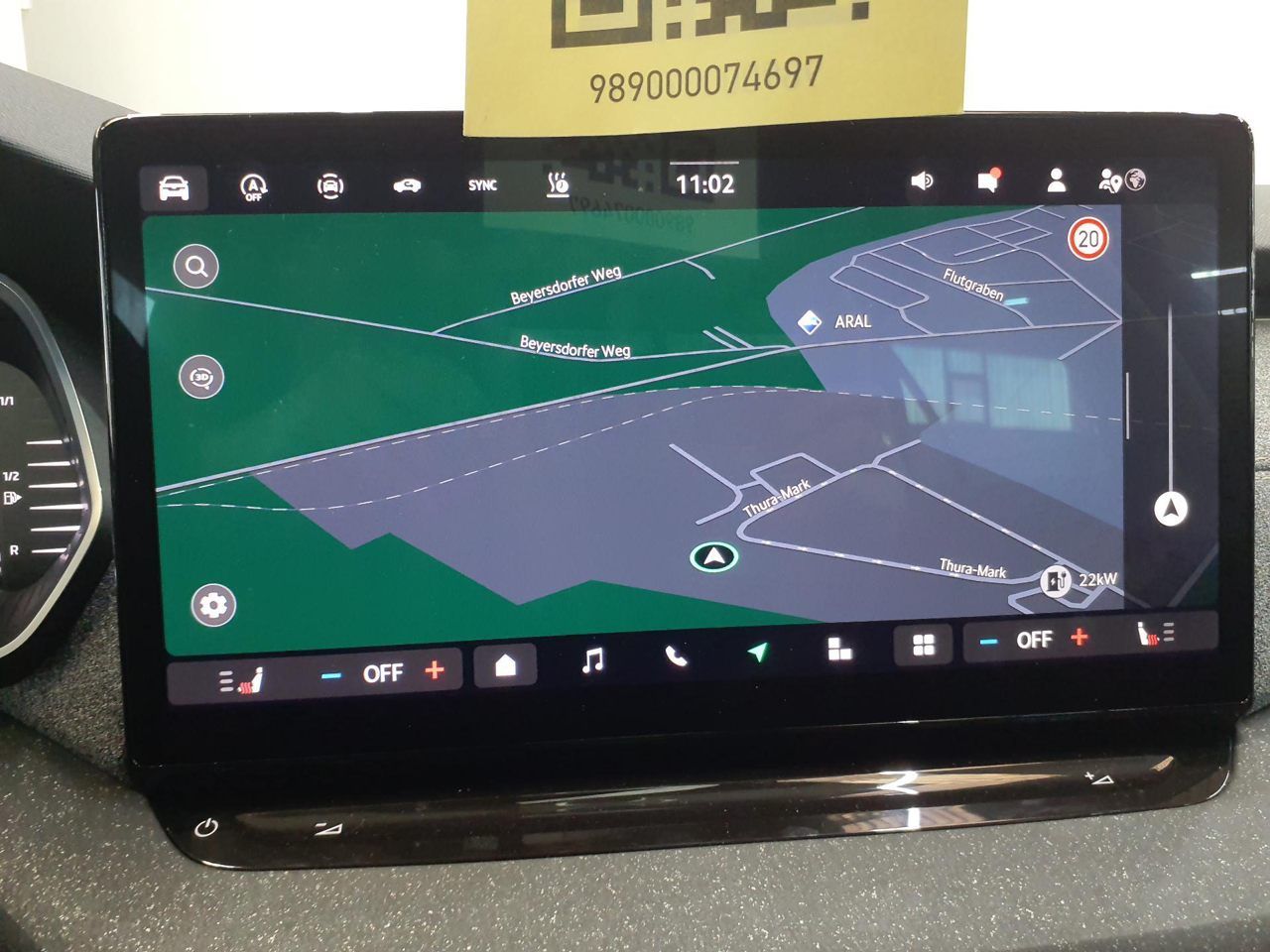 Fahrzeugabbildung SKODA Octavia Combi Tour 2.0l TDI Matrix HUD Pano SD - mit KI generiert/bearbeitet
