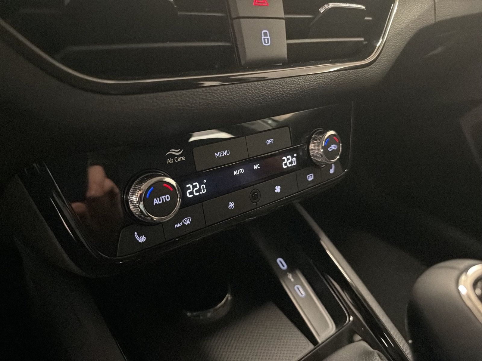 Fahrzeugabbildung SKODA Kamiq 1.0 TSI Balance Matrix LED VirtualCP PDC - mit KI generiert/bearbeitet