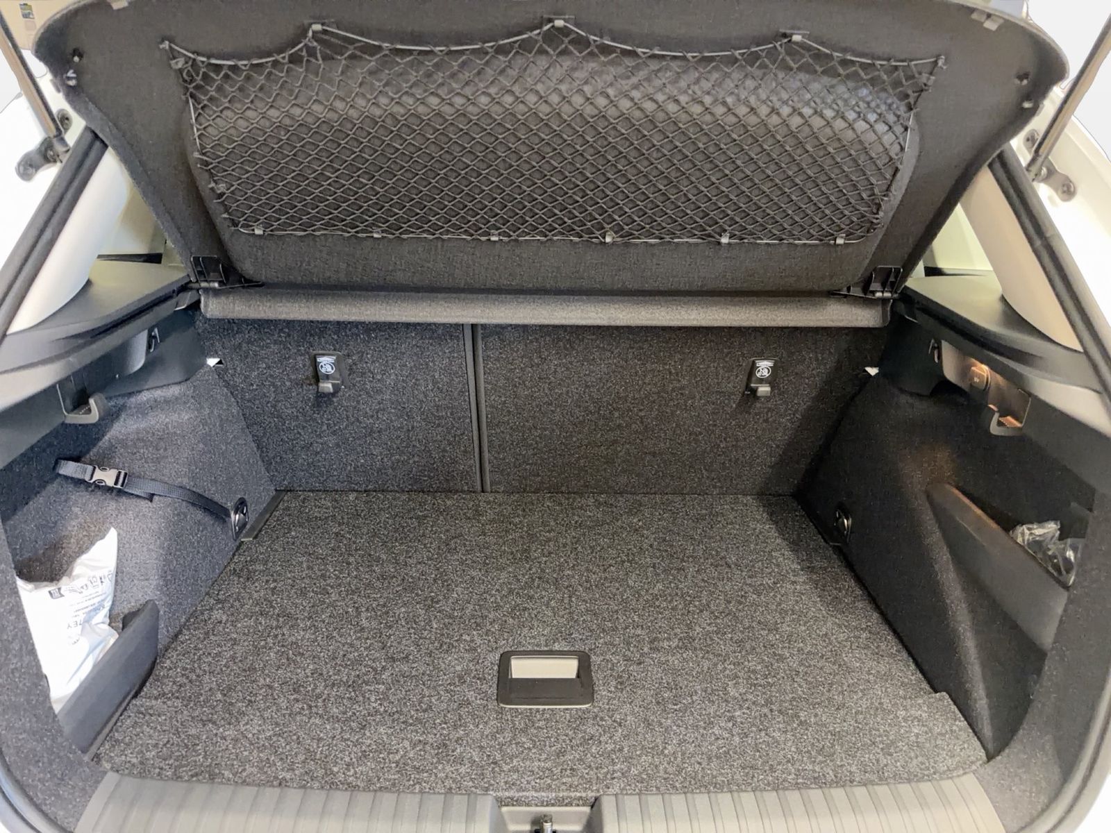 Fahrzeugabbildung SKODA Kamiq 1.0 TSI Tour Matrix LED VirtualCP Facelift - mit KI generiert/bearbeitet